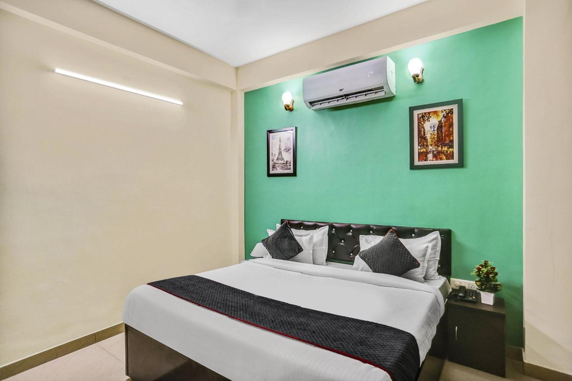 Townhouse Rumaisa Indirapuram Экстерьер фото