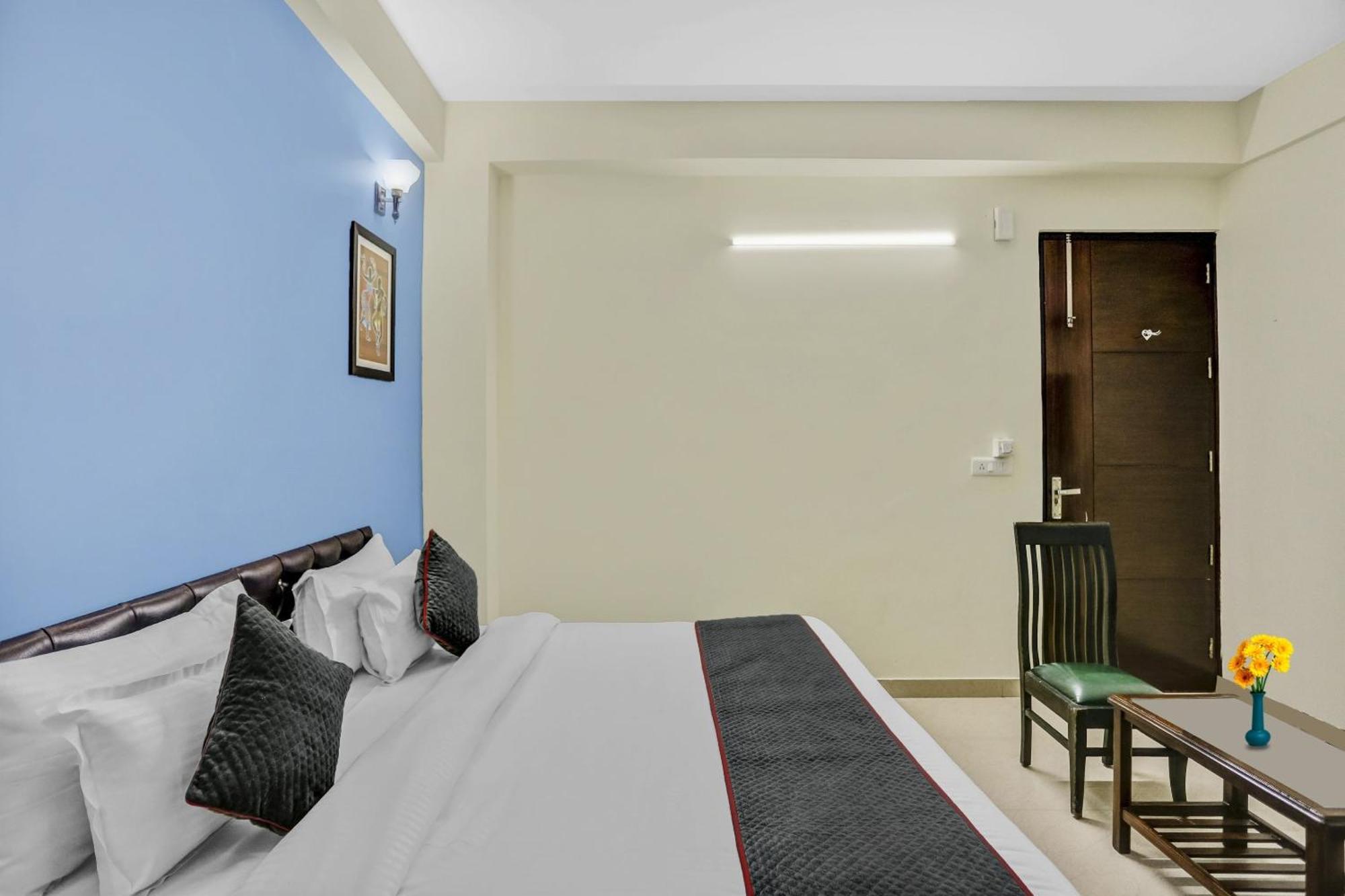 Townhouse Rumaisa Indirapuram Экстерьер фото
